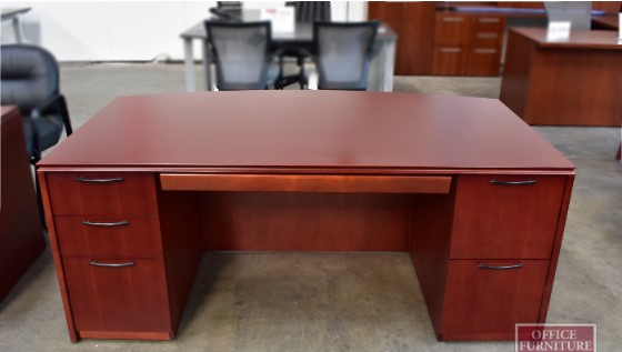 Free Used Office Desk: Create a Productive Workspace for Your Needs!